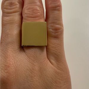 14k gold ring. Size 7